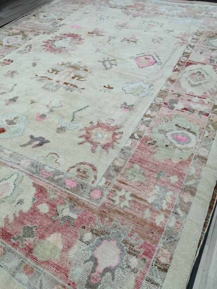 Turkish Oushak Rug 9' x 12' 2" Hand-Knotted close-up