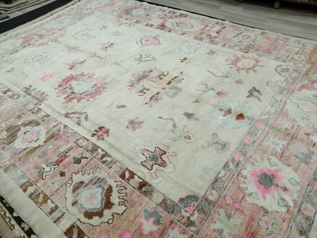 Turkish Oushak Rug 9' x 12' 2" Hand-Knotted border