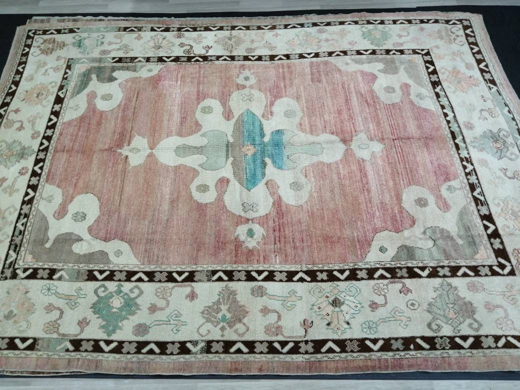 Turkish Oushak Rug 9' 1" x 12' 9" Hand-Knotted border