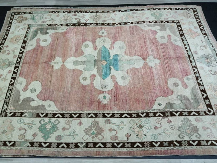 Turkish Oushak Rug 9' 1" x 12' 9" Hand-Knotted border