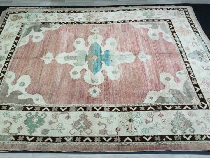 Turkish Oushak Rug 9' 1" x 12' 9" Hand-Knotted pattern