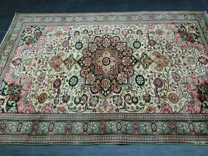 Beige Turkish Oushak Rug 6' 6" x 9' 8" Hand-Knotted border