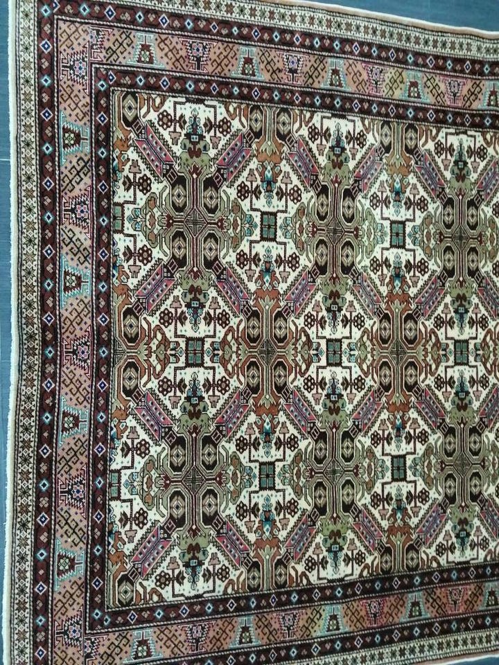 Beige Turkish Oushak Rug 6' 4" x 9' 4" Hand-Knotted pattern