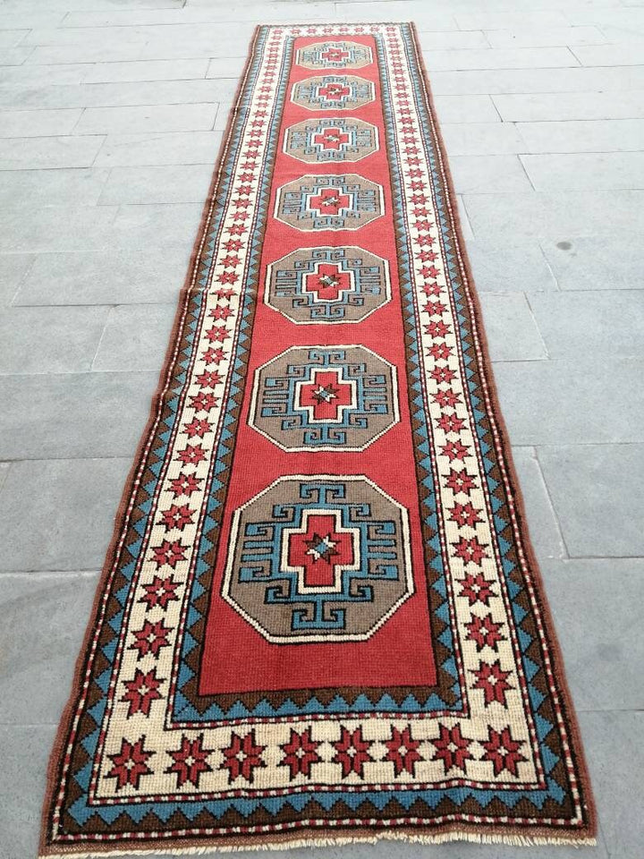Beige Turkish Runner Rug 2' 10" x 13' 2" Hand-Knotted pattern