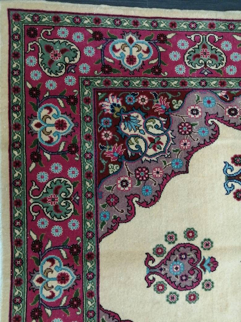 Beige Turkish Oushak Rug 5' 1" x 9' 1" Hand-Knotted border