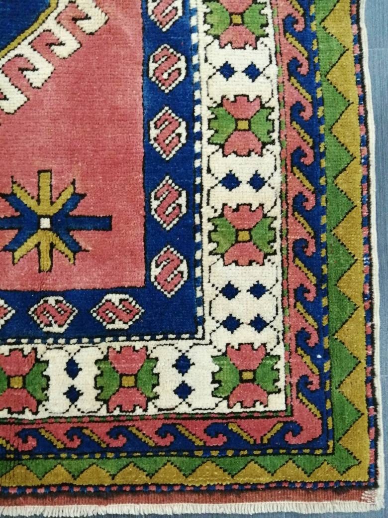 Beige Turkish Runner Rug 5' 2" x 5' 8" Hand-Knotted pattern