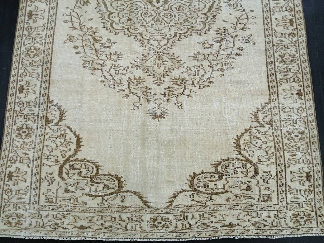 Rust Runner Rug 5' 9" x 9' 1" - No. WR28494