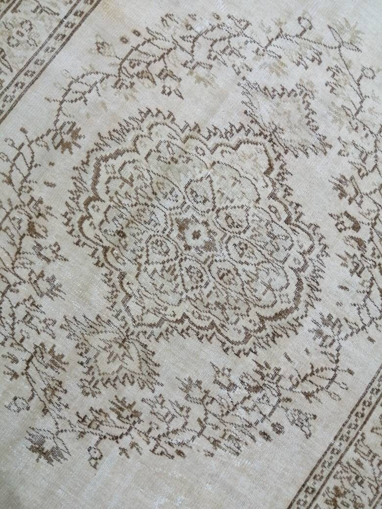 Rust Runner Rug 5' 9" x 9' 1" - No. WR28494