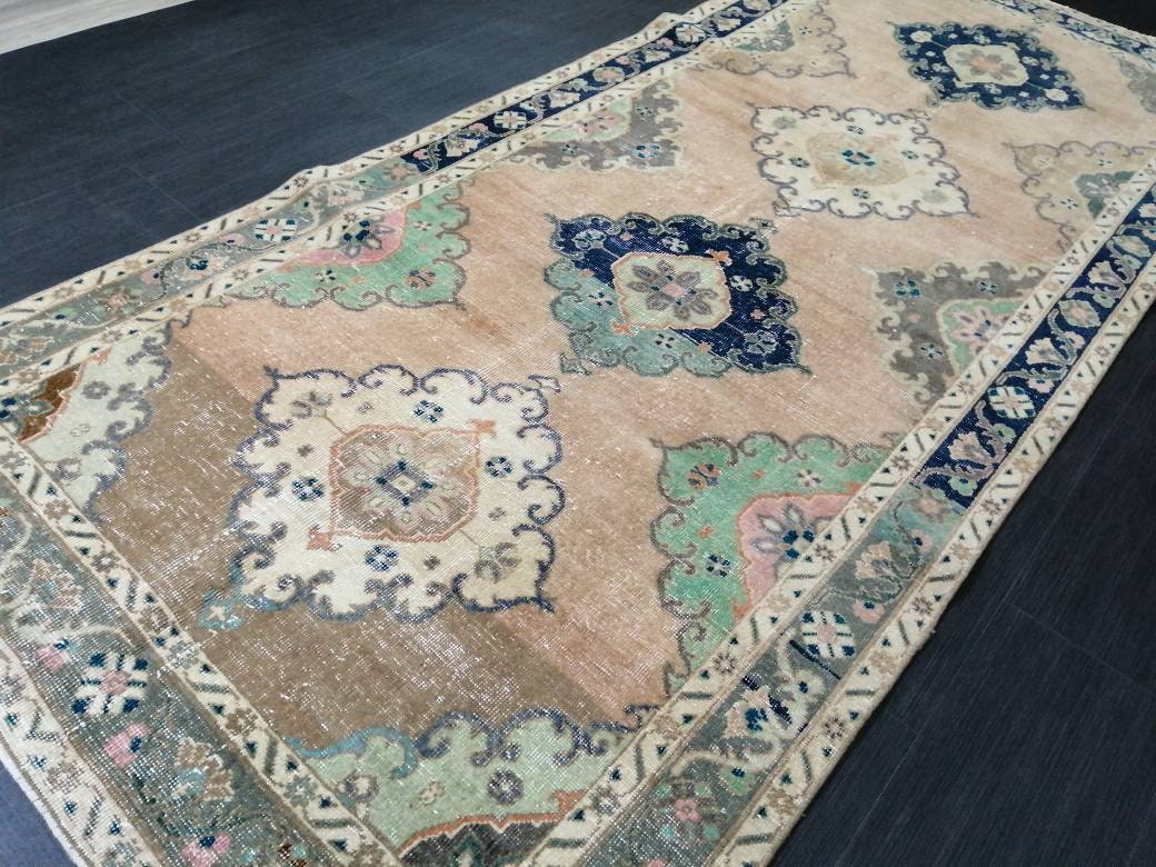 Beige Turkish Runner Rug 4' 6" x 10' 3" Hand-Knotted detail