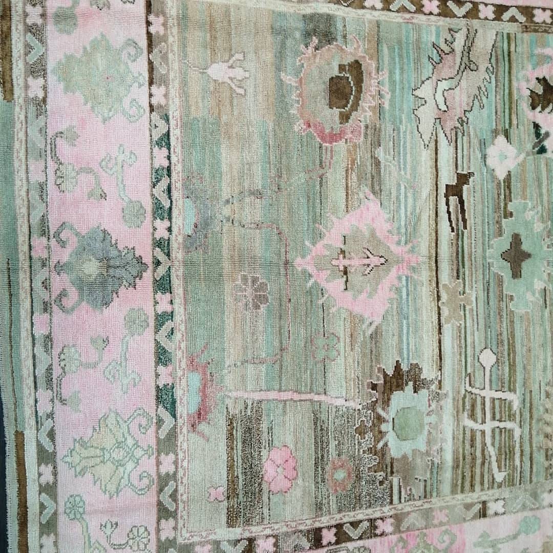 Turkish Oushak Rug 9' 3" x 12' 3" Hand-Knotted border