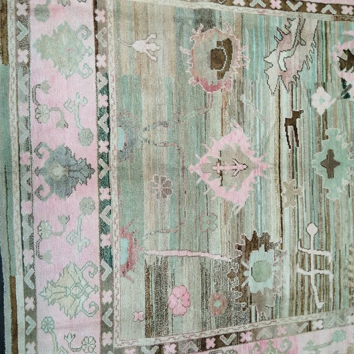 Turkish Oushak Rug 9' 3" x 12' 3" Hand-Knotted border