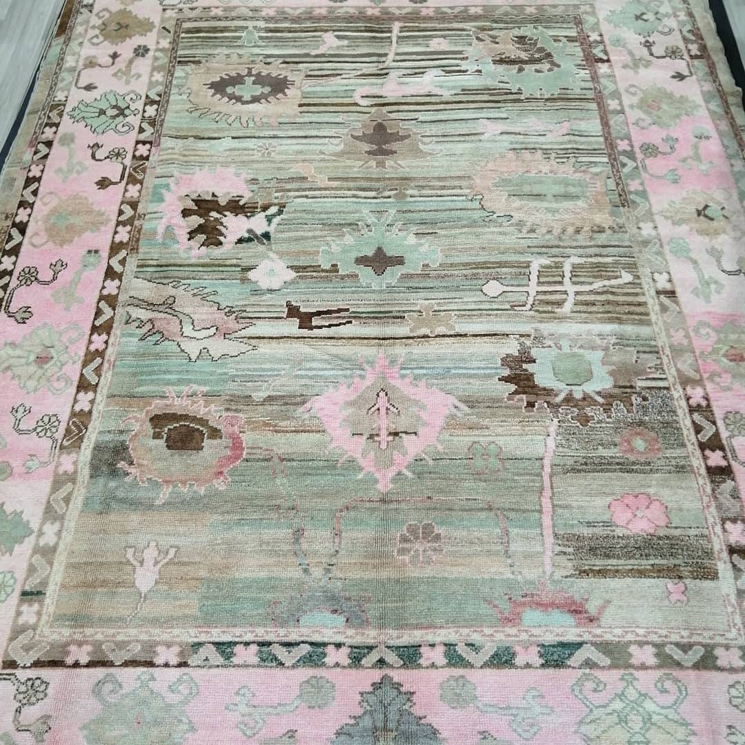 Turkish Oushak Rug 9' 3" x 12' 3" Hand-Knotted pattern
