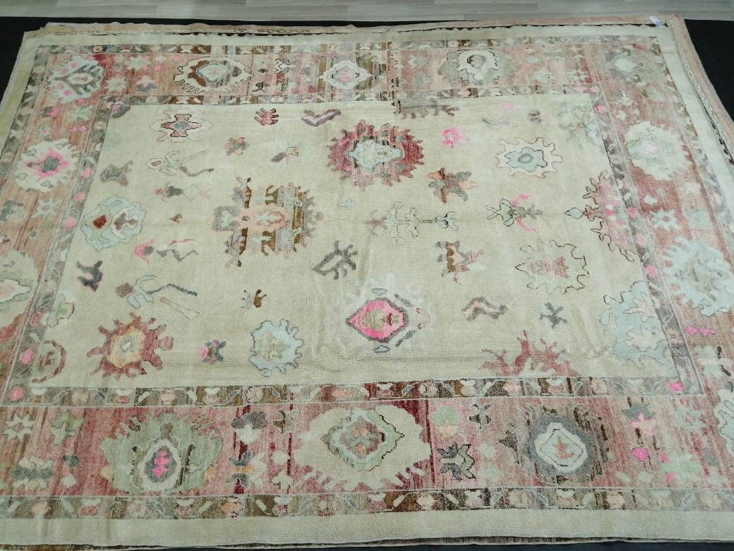 Turkish Oushak Rug 9' x 12' 2" Hand-Knotted pattern