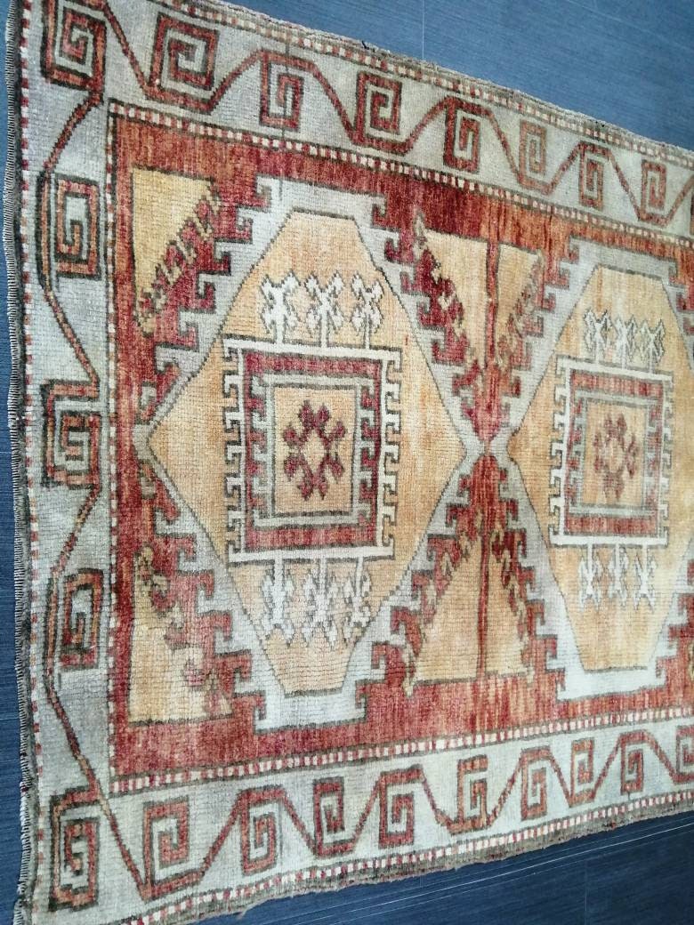 Turkish Oushak Rug 3' 2" x 6' Hand-Knotted border