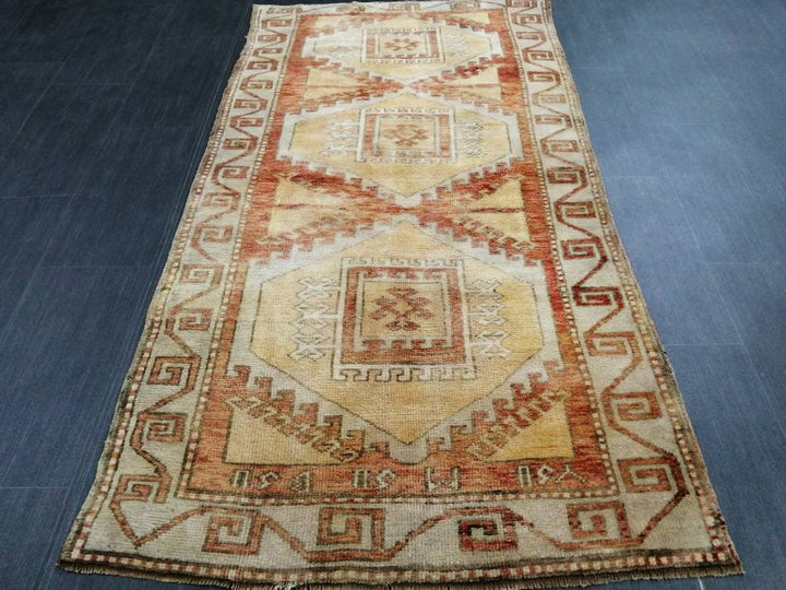 Turkish Oushak Rug 3' 2" x 6' Hand-Knotted pattern
