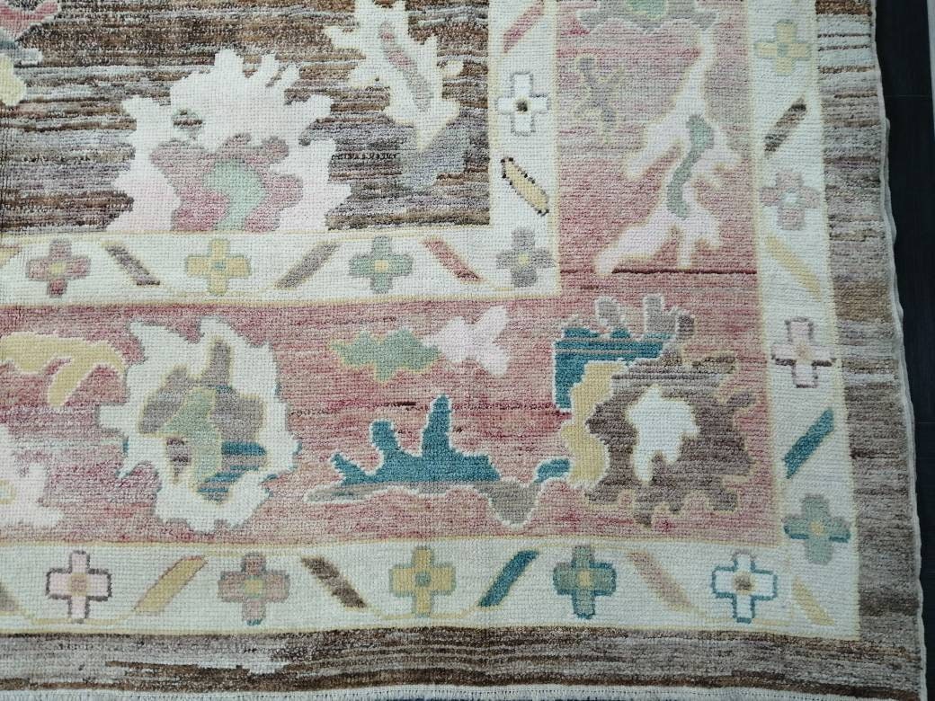 Turkish Oushak Rug 9' 3" x 12' 2" Hand-Knotted pattern