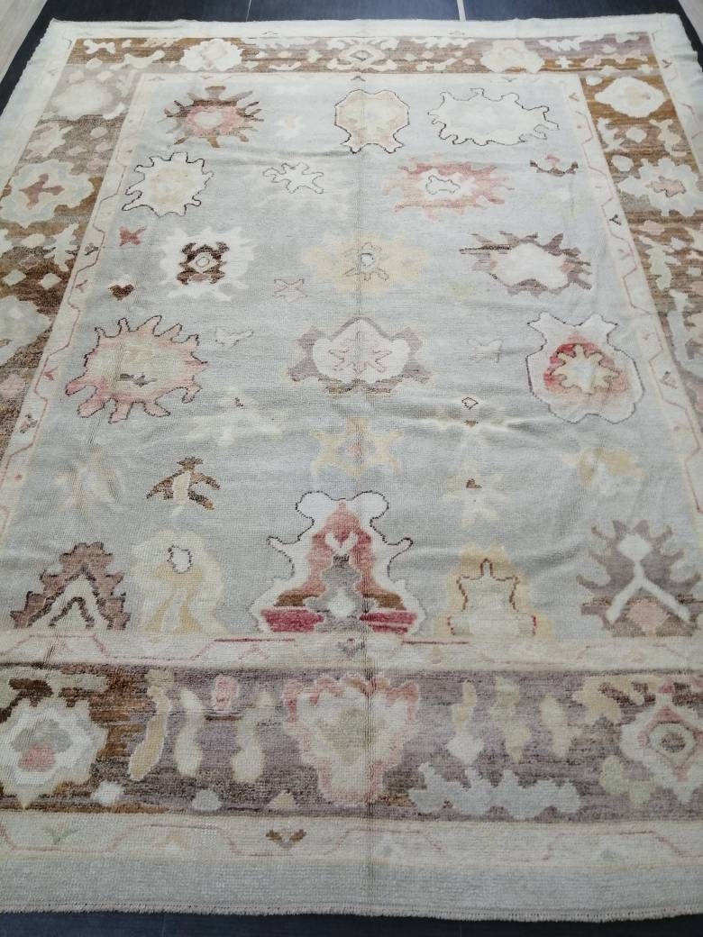 Turkish Oushak Rug 9' 3" x 11' 4" Hand-Knotted close-up