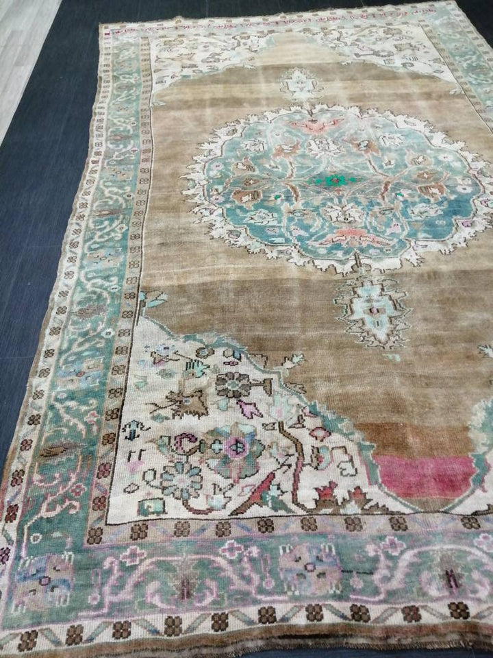 Turkish Runner Rug 6' 8" x 10' 10" Hand-Knotted field