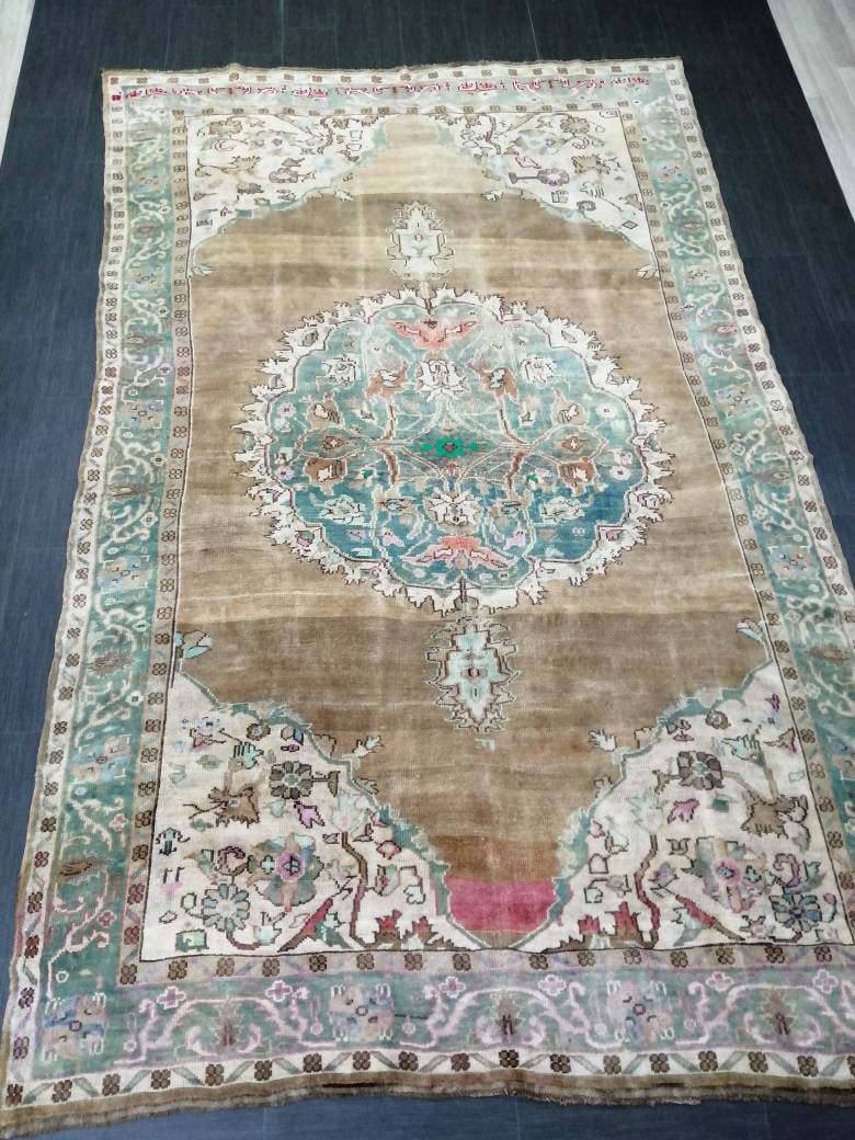 Turkish Runner Rug 6' 8" x 10' 10" Hand-Knotted border