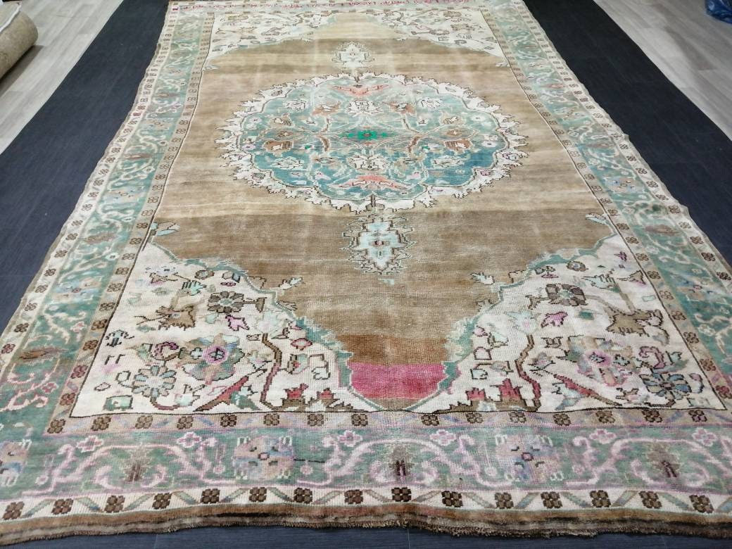 Turkish Runner Rug 6' 8" x 10' 10" Hand-Knotted detail