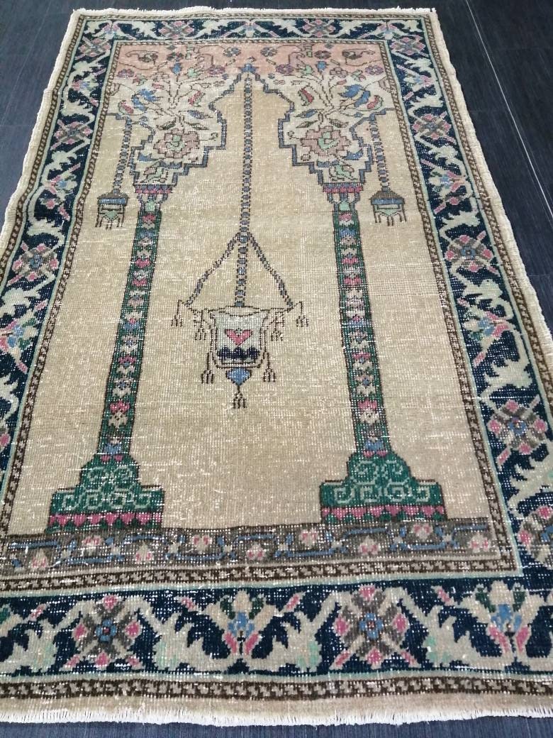 Beige Turkish Runner Rug 3' x 5' 4" Hand-Knotted border