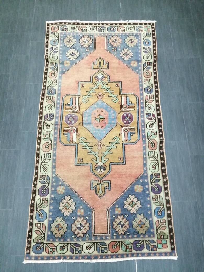 Turkish Runner Rug 3' 10" x 7' 6" Hand-Knotted view