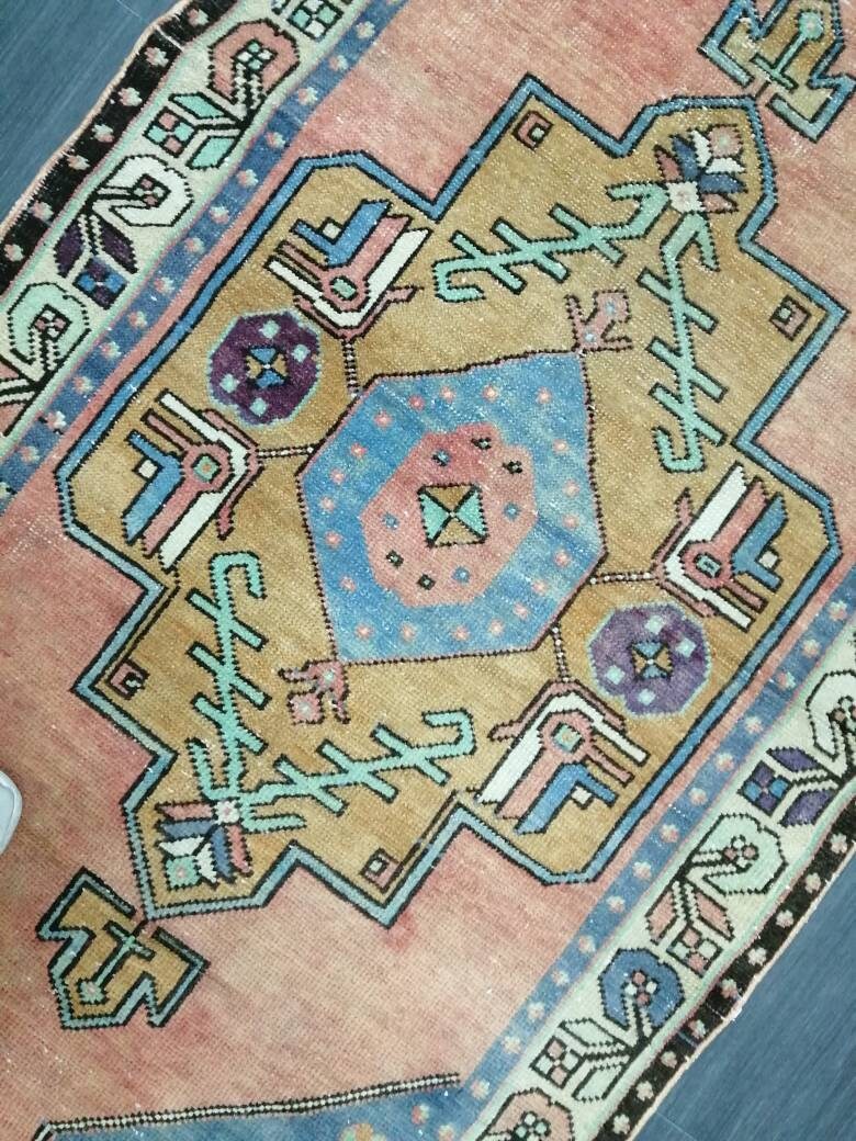 Turkish Runner Rug 3' 10" x 7' 6" Hand-Knotted field