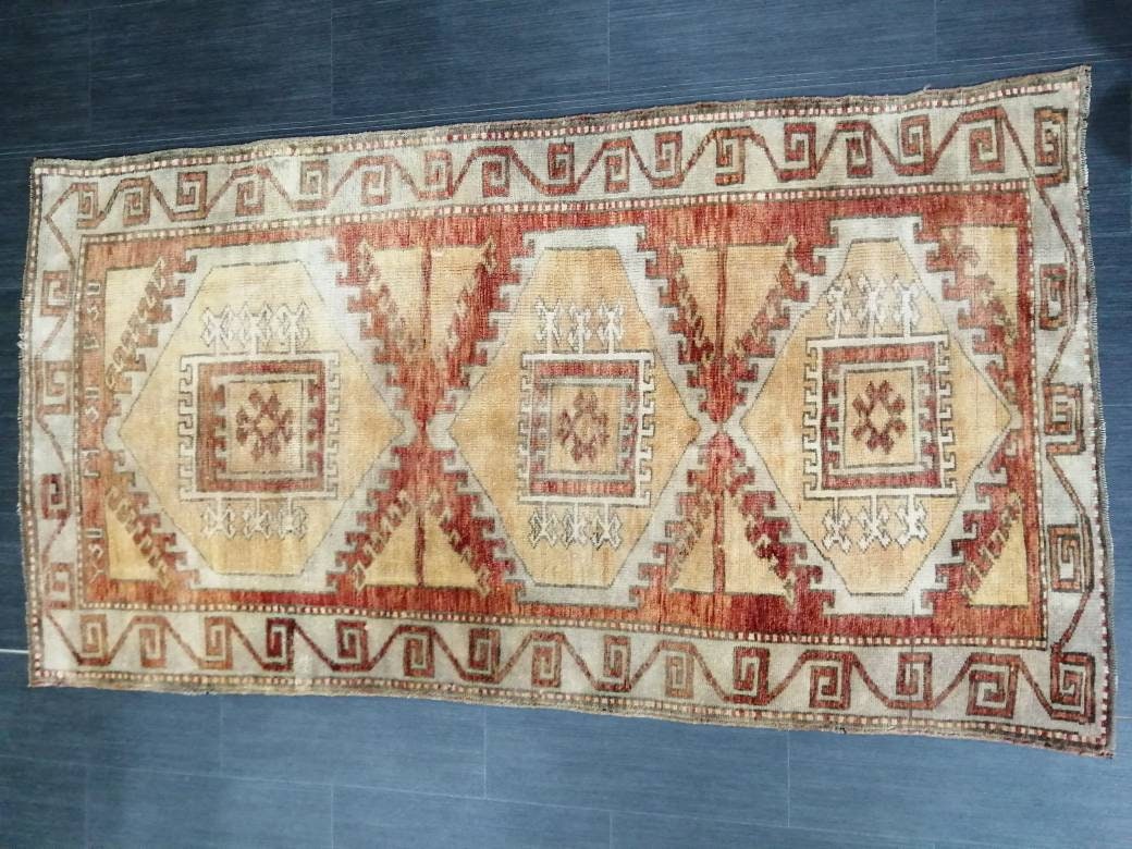 Turkish Oushak Rug 3' 2" x 6' Hand-Knotted close-up