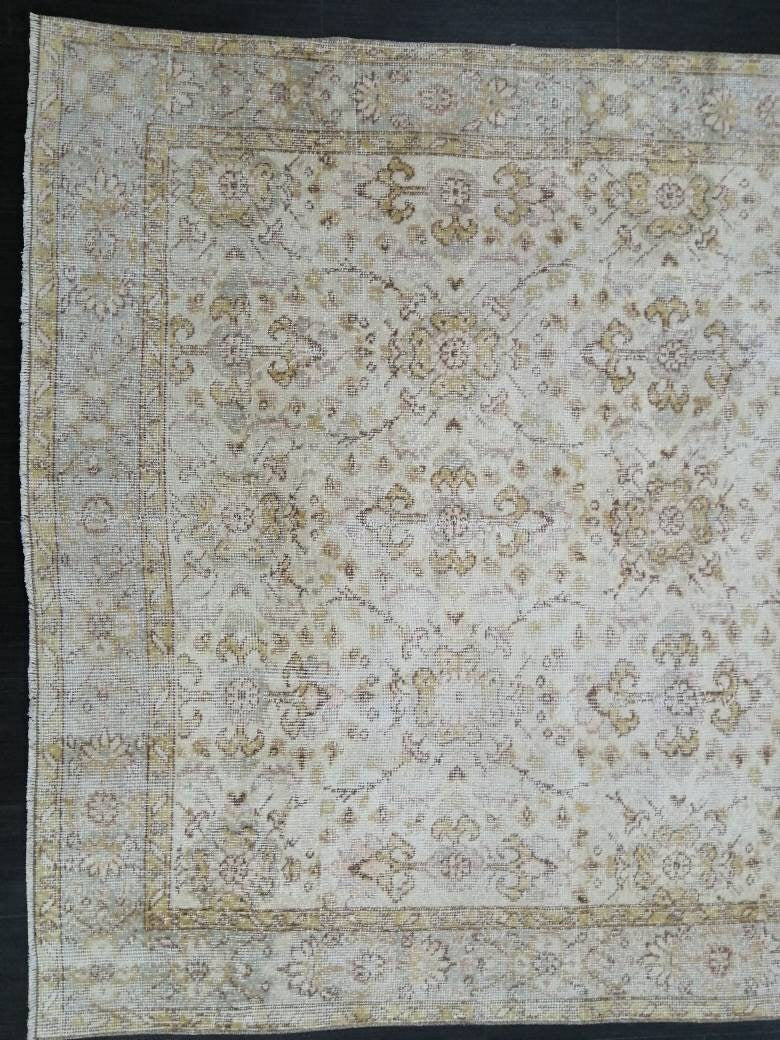Turkish Oushak Rug 5' 4" x 9' 2" Hand-Knotted pattern