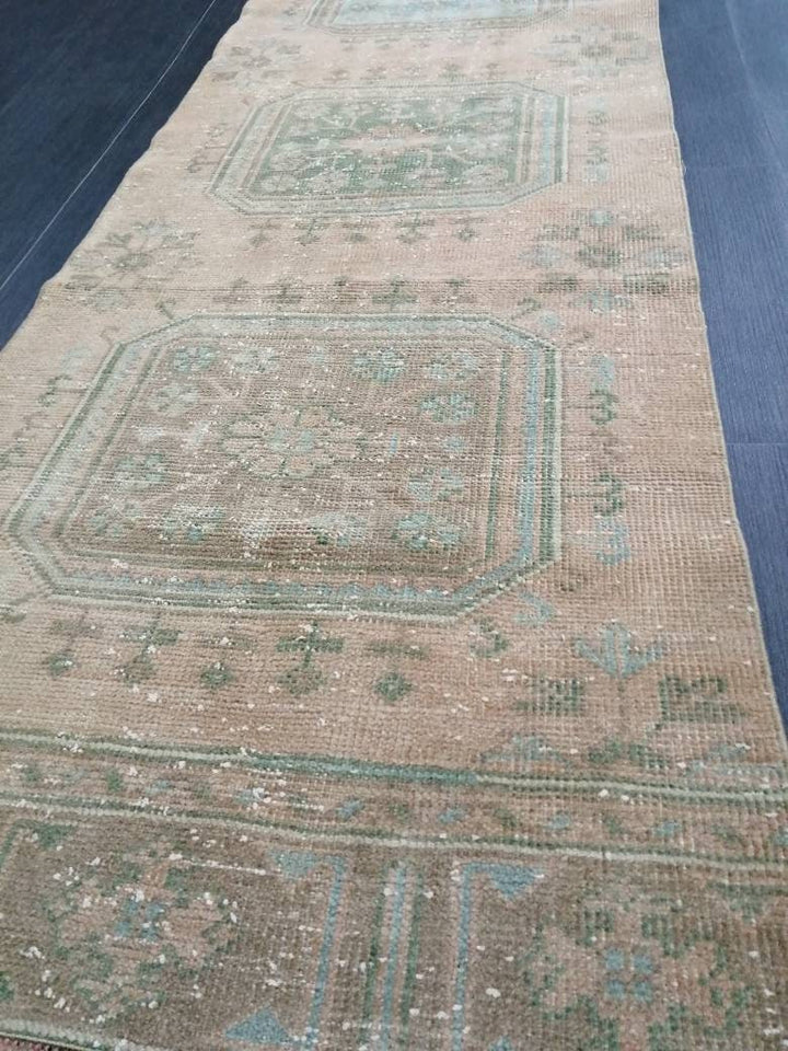 Beige Turkish Runner Rug 2' 6" x 11' 6" Hand-Knotted border