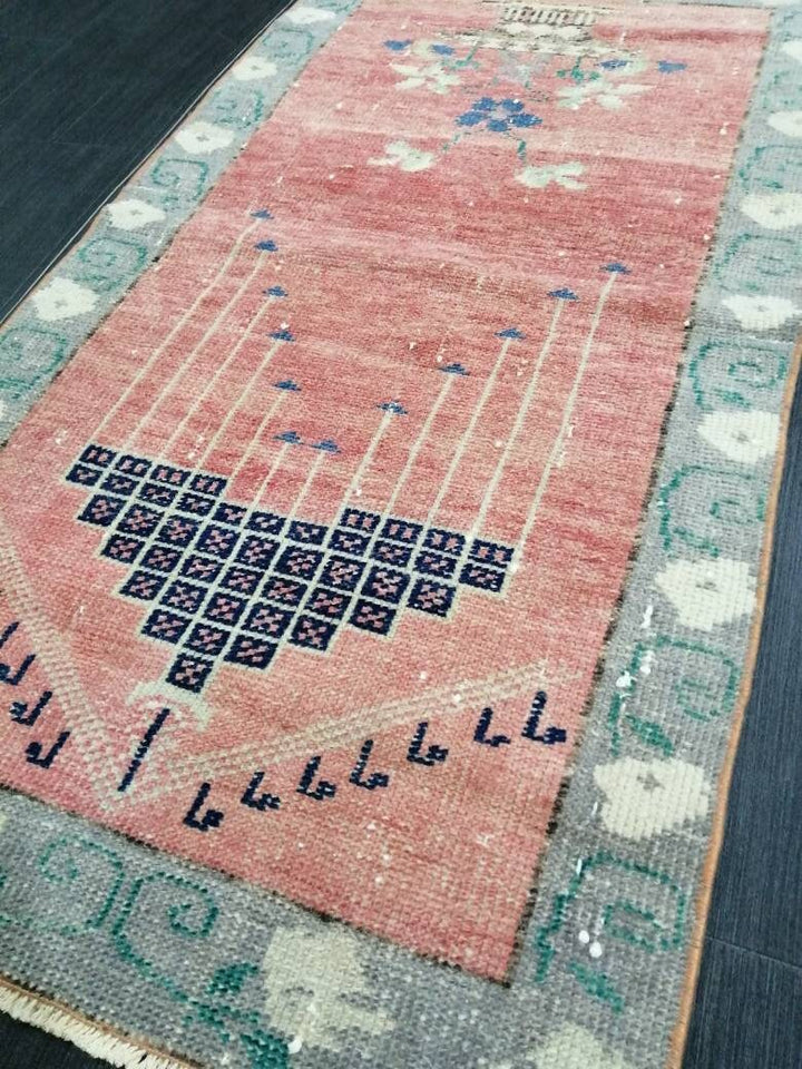 Rust Turkish Oushak Rug 2' x 4' Hand-Knotted close-up