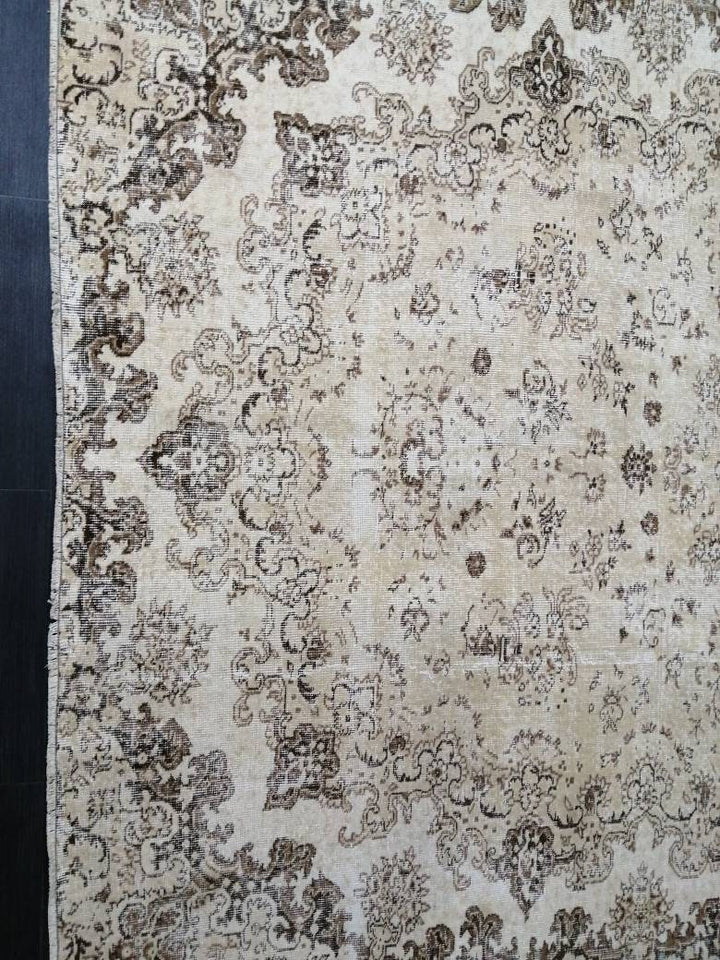 Beige Turkish Runner Rug 7' 1" x 9' 6" Hand-Knotted field