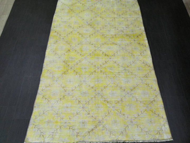 Beige Turkish Runner Rug 4' 7" x 7' 4" Hand-Knotted border
