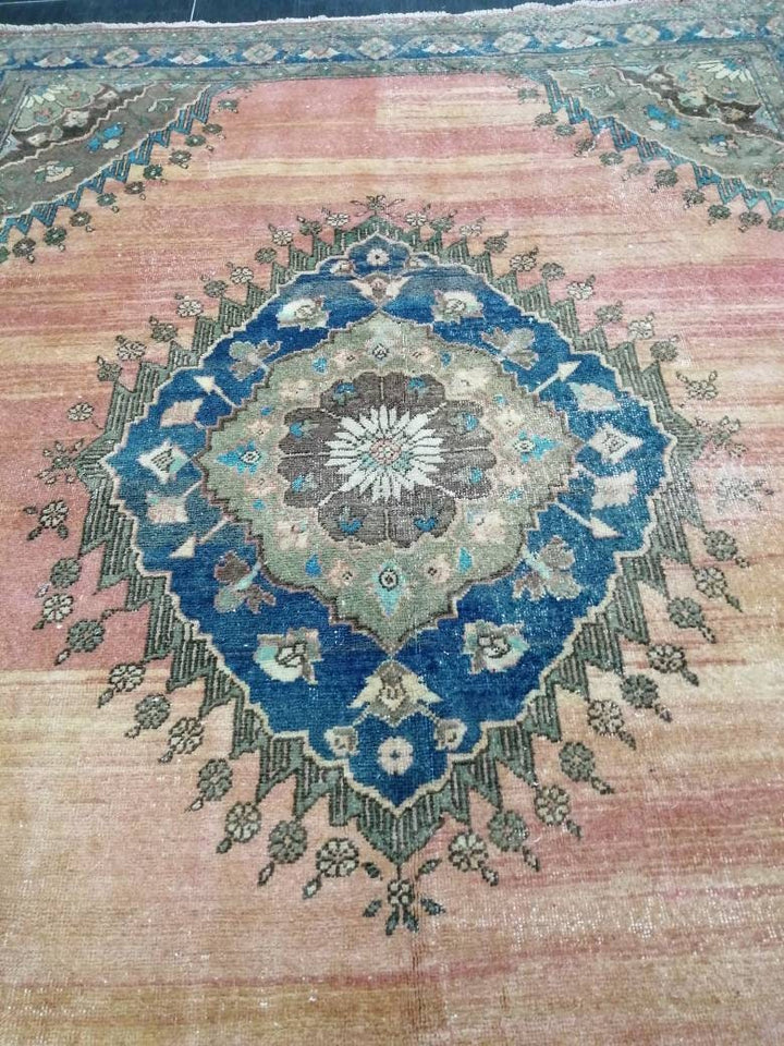 Beige Turkish Runner Rug 6' 6" x 8' 11" Hand-Knotted border