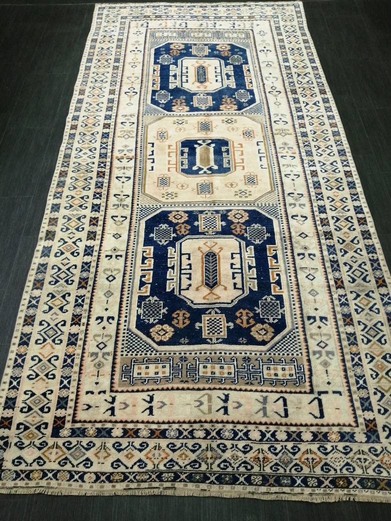 Turkish Runner Rug 4' 9" x 10' 1" Hand-Knotted texture