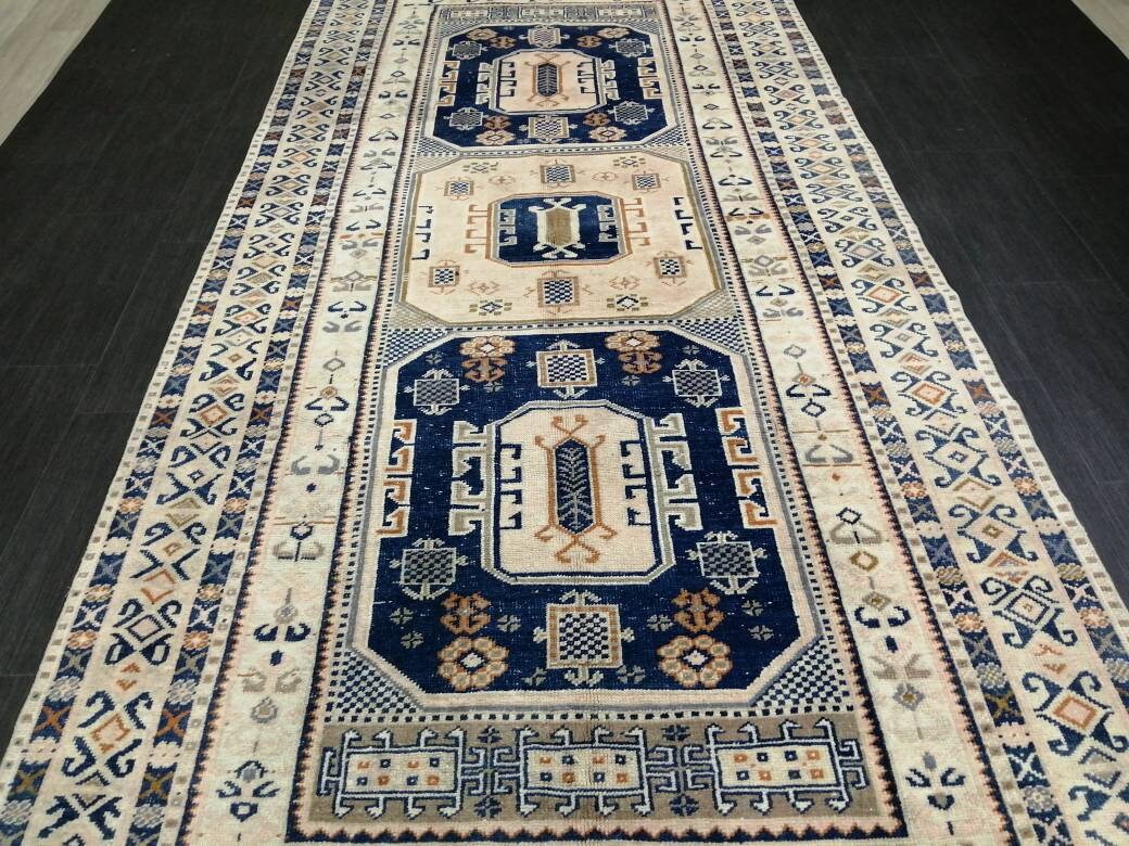 Turkish Runner Rug 4' 9" x 10' 1" Hand-Knotted close-up