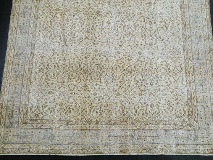 Beige Turkish Oushak Rug 6' 6" x 10' 2" Hand-Knotted border