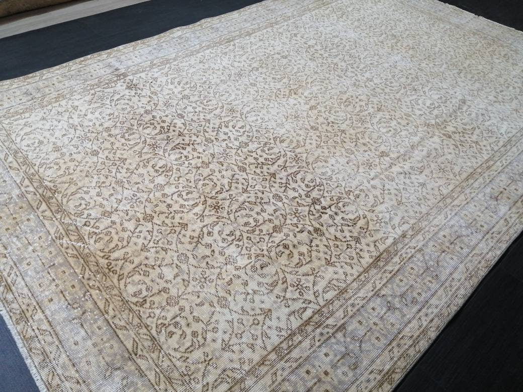 Beige Turkish Oushak Rug 6' 6" x 10' 2" Hand-Knotted detail