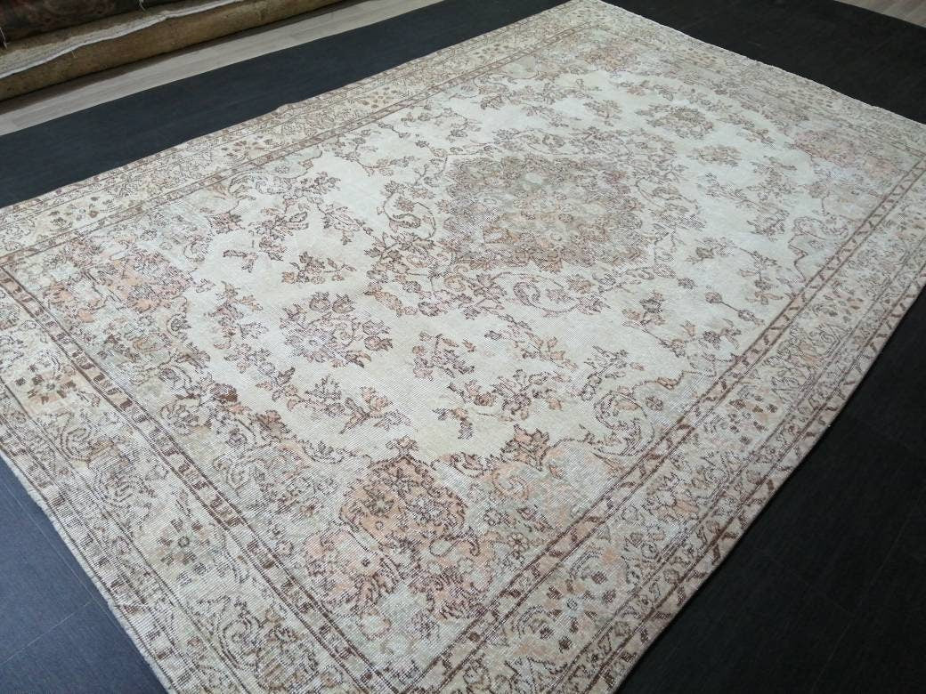 Beige Turkish Oushak Rug 6' 7" x 10' 4" Hand-Knotted field