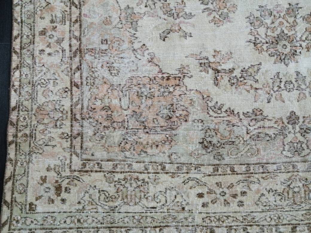 Beige Turkish Oushak Rug 6' 7" x 10' 4" Hand-Knotted texture