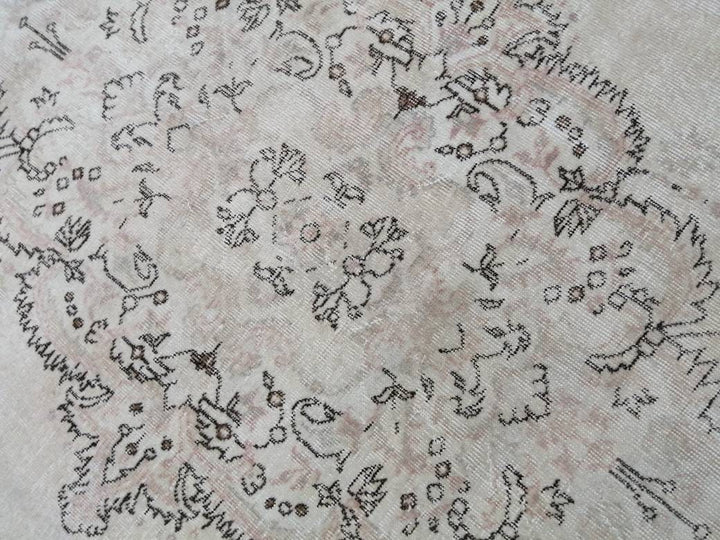 Beige Turkish Oushak Rug 6' 6" x 10' 4" Hand-Knotted detail