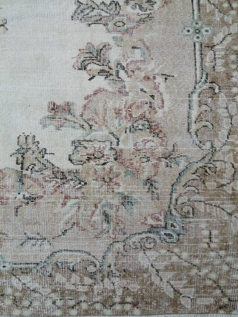 Beige Turkish Oushak Rug 6' 8" x 10' 4" Hand-Knotted pattern