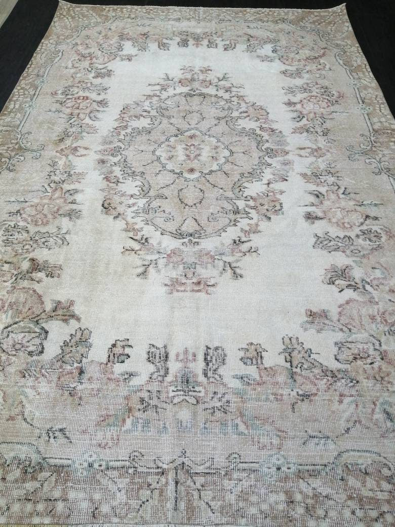 Beige Turkish Oushak Rug 6' 8" x 10' 4" Hand-Knotted close-up