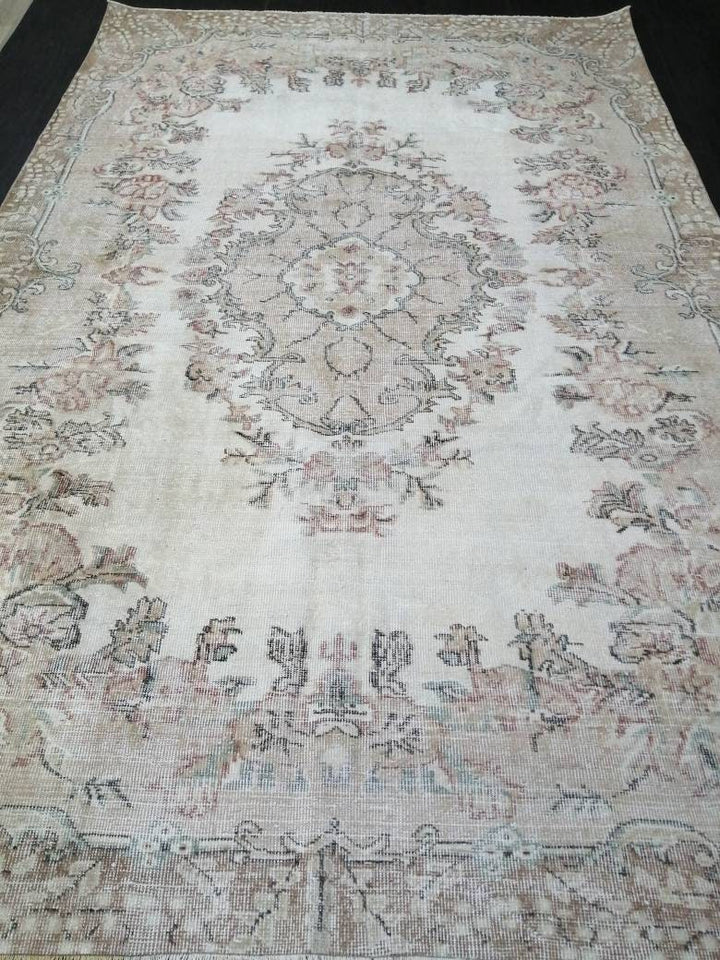 Beige Turkish Oushak Rug 6' 8" x 10' 4" Hand-Knotted close-up