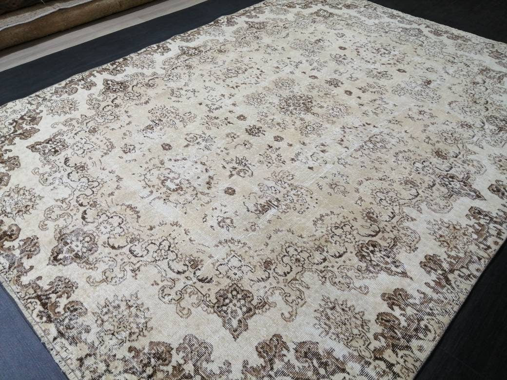 Beige Turkish Runner Rug 7' 1" x 9' 6" Hand-Knotted close-up