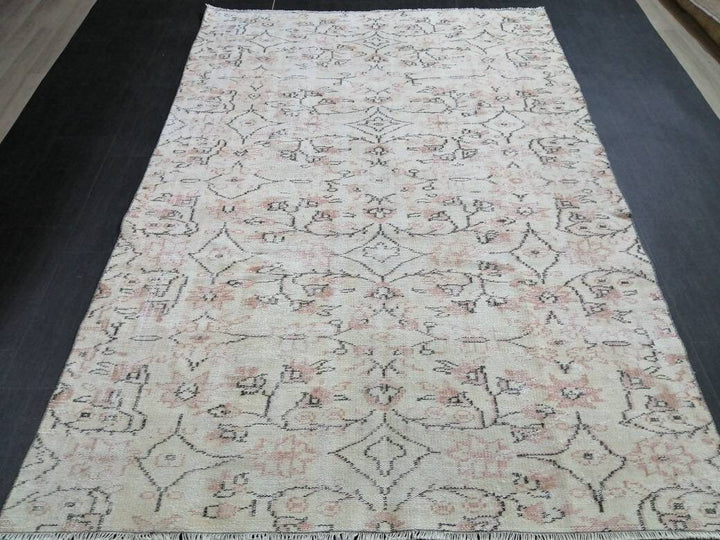 Beige Turkish Runner Rug 5' 7" x 8' 5" Hand-Knotted detail