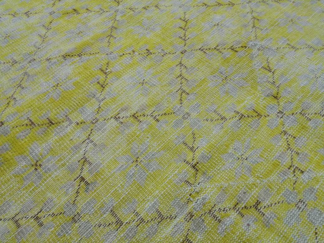 Beige Turkish Runner Rug 4' 7" x 7' 4" Hand-Knotted pattern