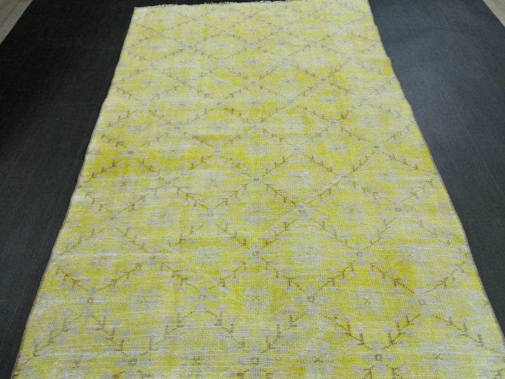 Beige Turkish Runner Rug 4' 7" x 7' 4" Hand-Knotted detail