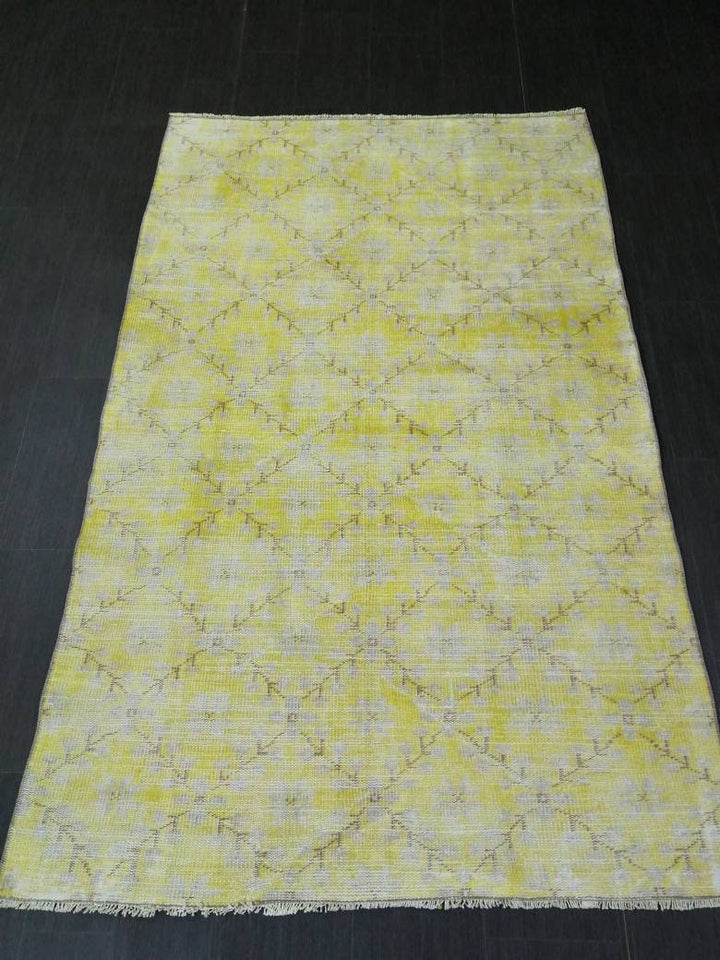 Beige Turkish Runner Rug 4' 7" x 7' 4" Hand-Knotted close-up