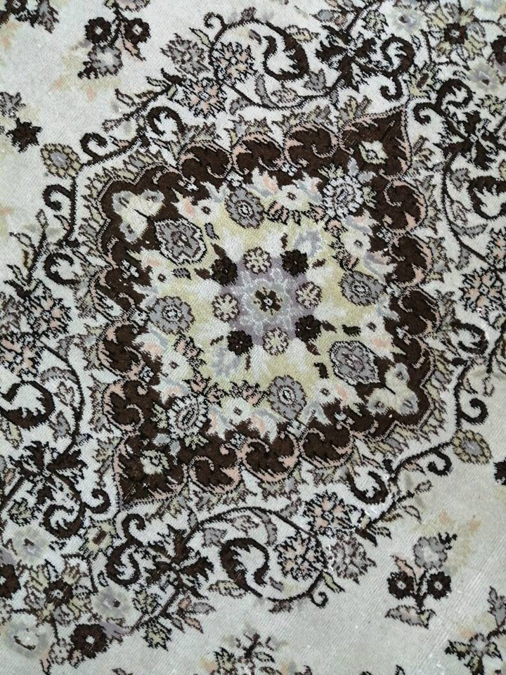Beige Turkish Runner Rug 7' 2" x 10' 6" Hand-Knotted texture